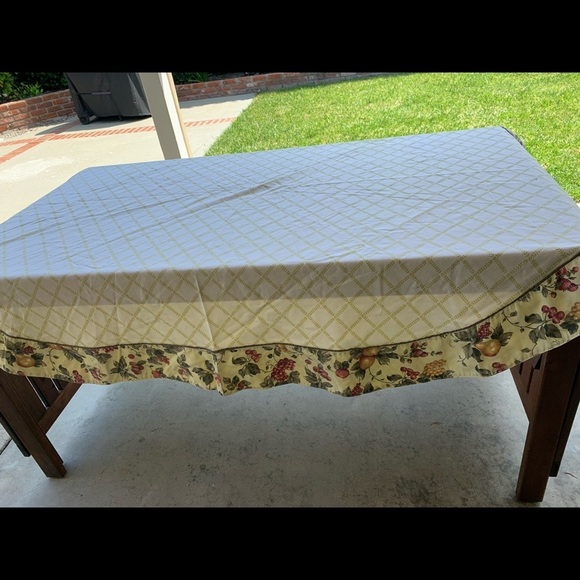 Table cloths - Picture 2 of 7